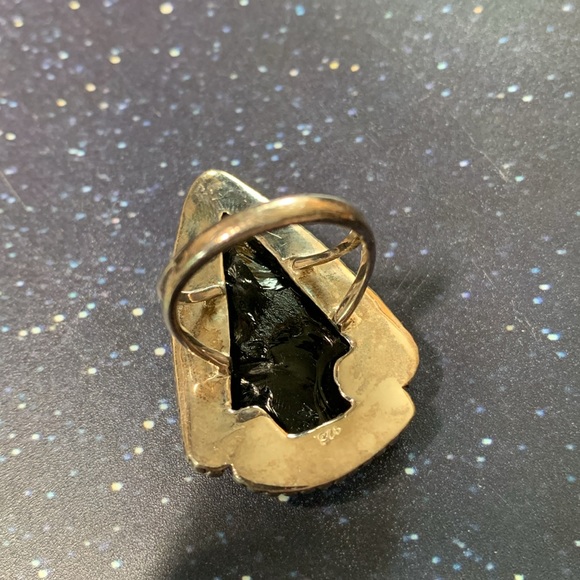 The Healing Pear Handcarved Obsidian Ring Arrowhead set in 925 silver size 8 - Picture 8 of 8